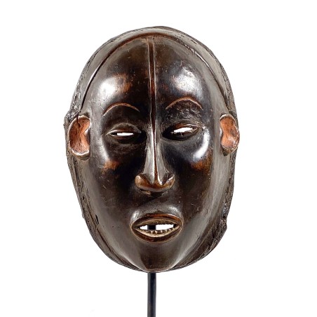 Masque africain Pendé ancien en bois sculpté patiné