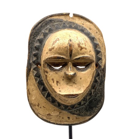 Masque africain Eket Nigéria ancien en bois sculpté peint