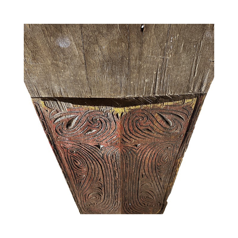 Panneau ancien en bois sculpté, ornement d'une tête de Singha buffle, d'une maison Batak, île de Sumatra