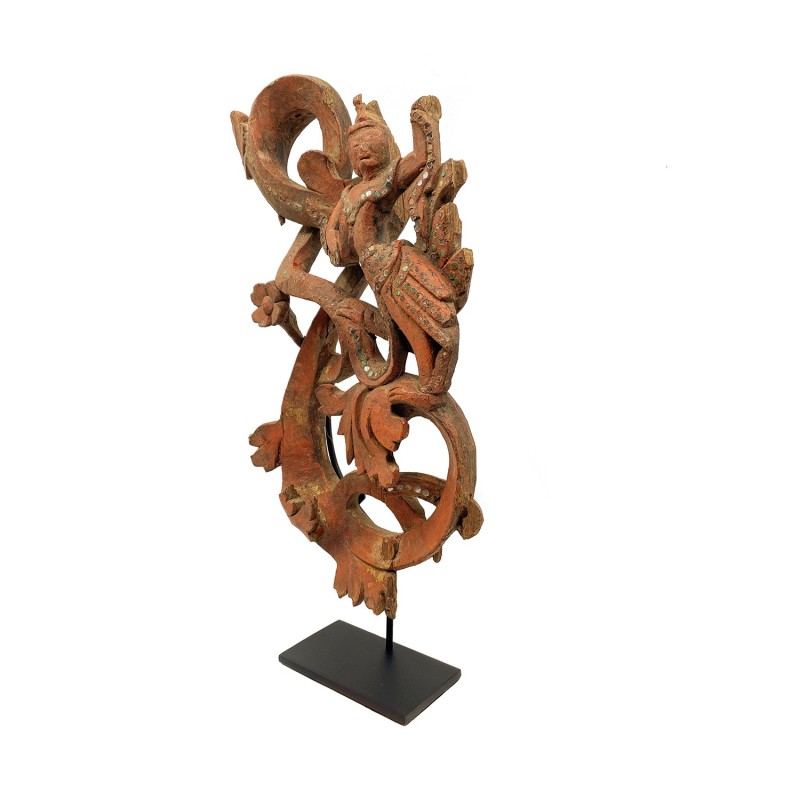 Panneau ancien en bois ajouré et son ange dansant, peinture dorée, partie décorative d'un temple birman