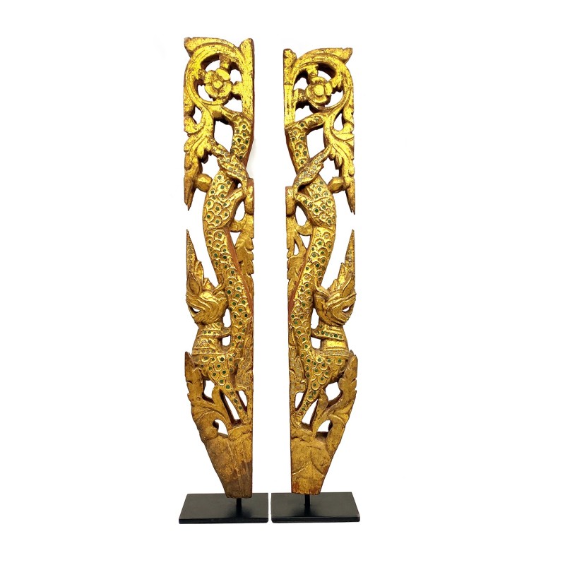 Panneaux anciens en bois ajouré et ses nagas, paire, peinture dorée, partie décorative d'un temple birman