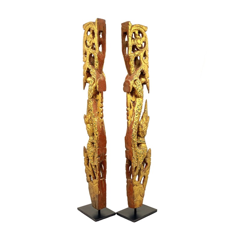 Panneaux anciens en bois ajouré et ses nagas, paire, peinture dorée, partie décorative d'un temple birman