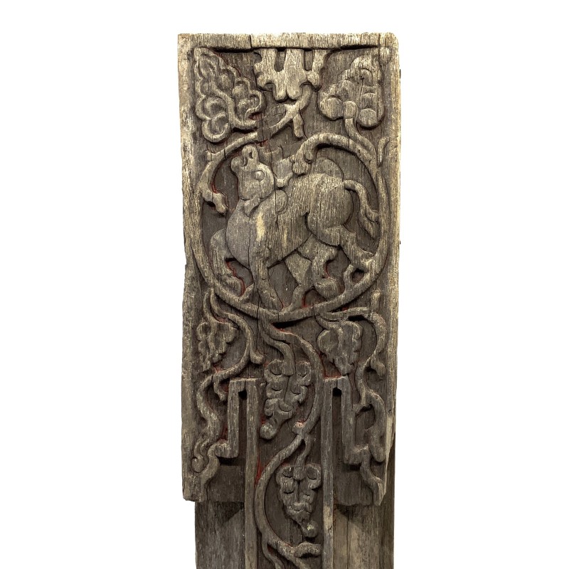 Poutre ancienne de maison balinaise sculptée en bois