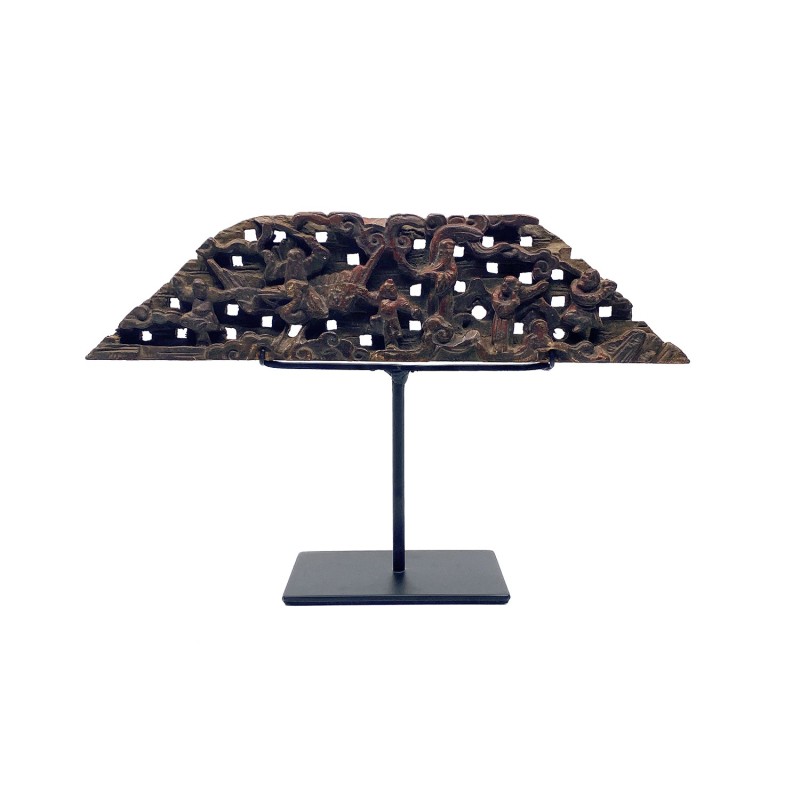 Panneau, frise ancienne  ajourée en bois sculpté, partie d'une maison indo-chinoise, scène de vie à la cour, île de Sumatra