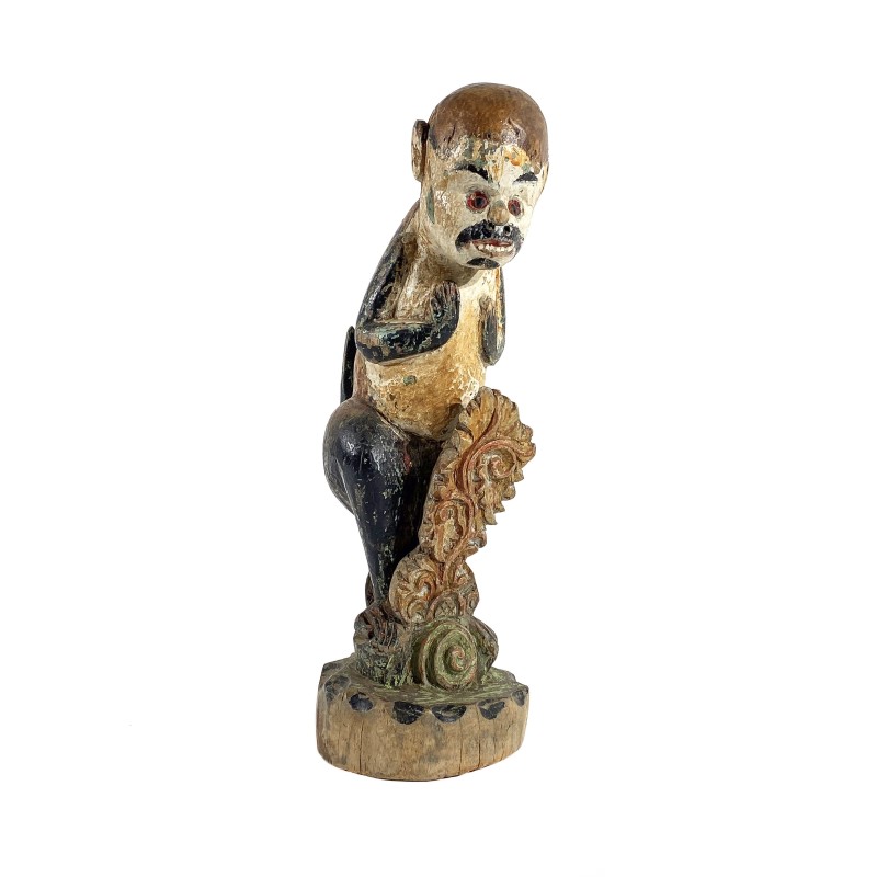 Statue protectrice ancienne en bois massif, zoomorphe singe