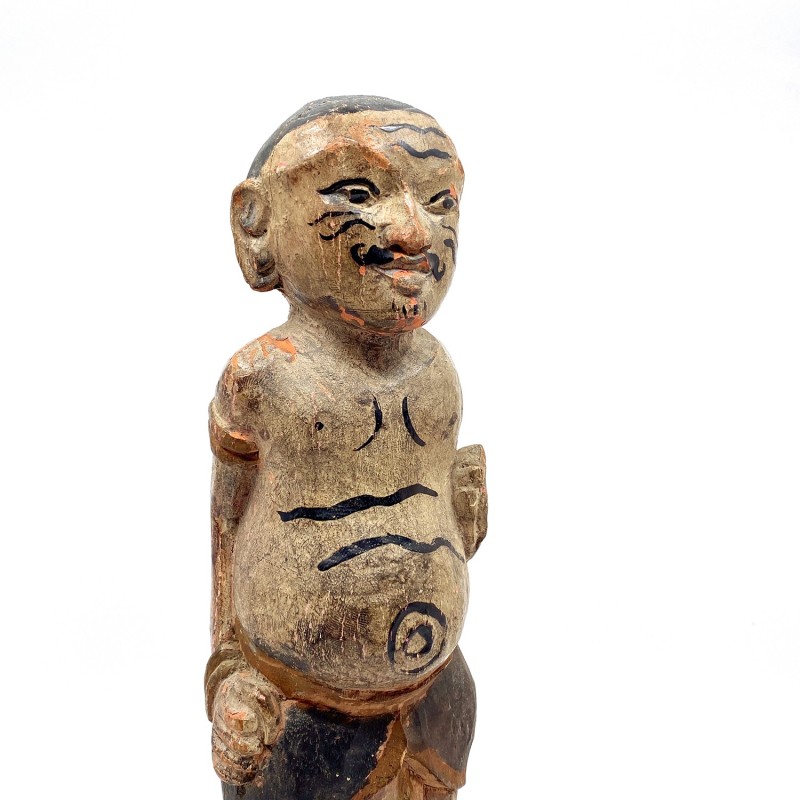 Statue chamanique ancienne en bois dur