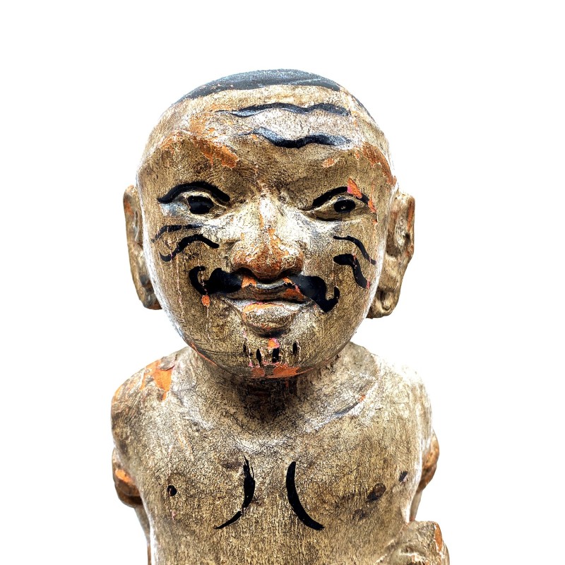 Statue chamanique ancienne en bois dur