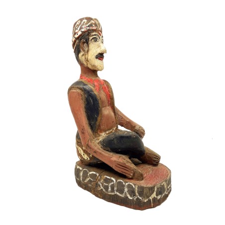 Statue  en bois ancienne homme assis en habits de cérémonie île de Java