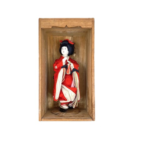 Poupée vintage japonaise nommée Hinamatsuri et sa boîte en bois