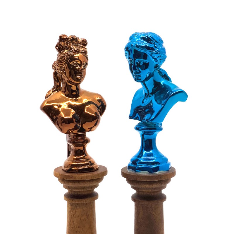 Bustes gréco-romains Grand Tour en résine montés sur bois tourné