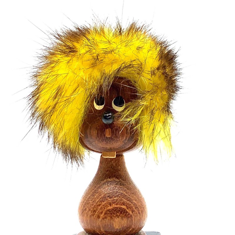 Chien danois vintage perruqué en bois tourné