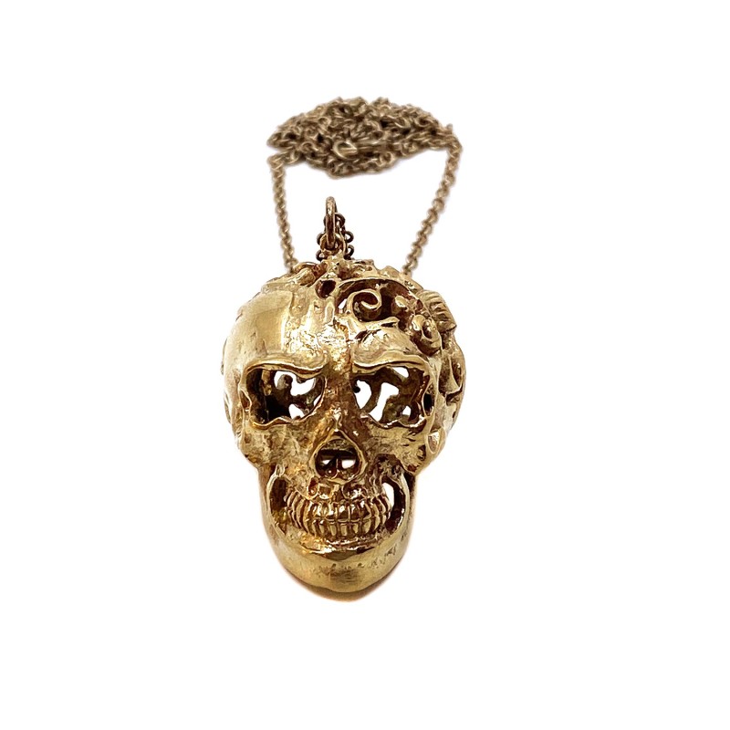 Pendentif crâne tête de mort ajouré en laiton doré