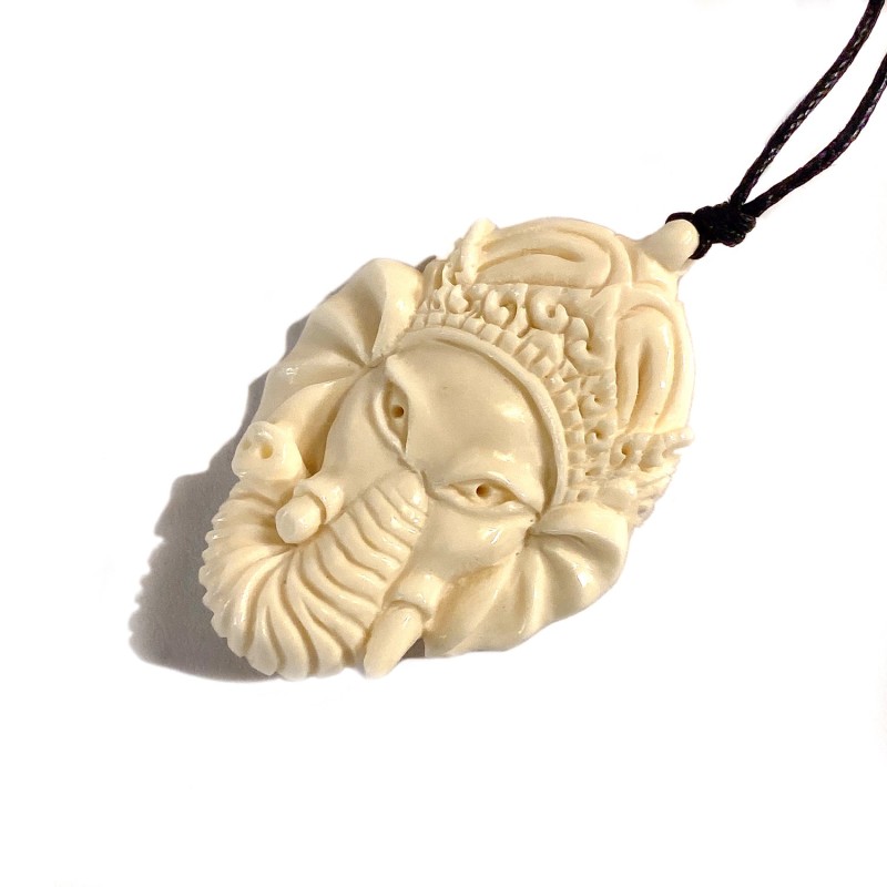 Pendentif éléphant Ganesha sculpté dans de l'os
