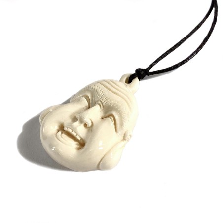 Pendentif tête Bouddha rieur sculpté finement dans de l'os