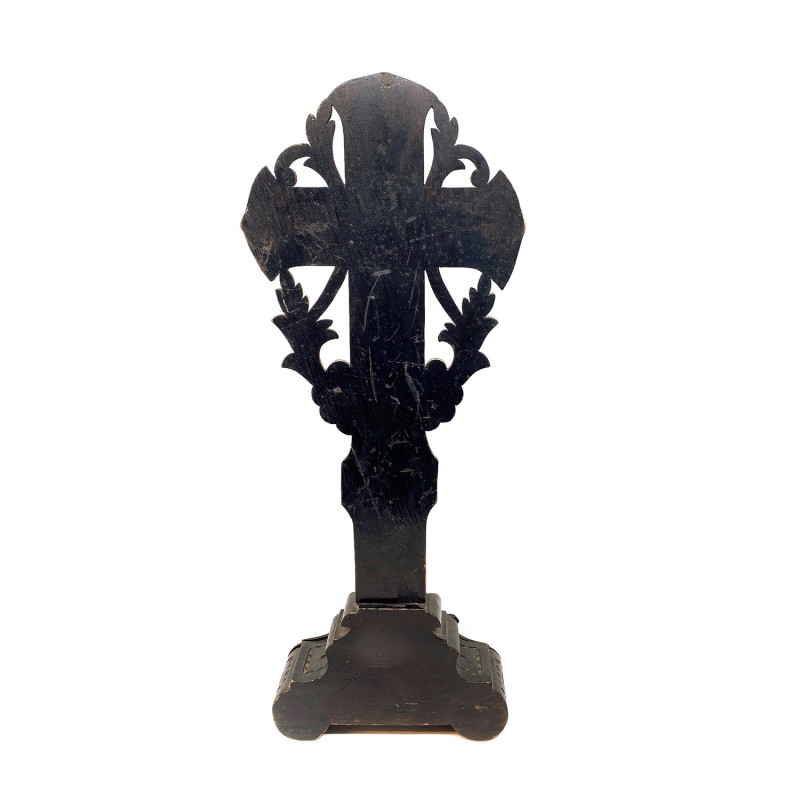 Crucifix ancien bois, métal et velours