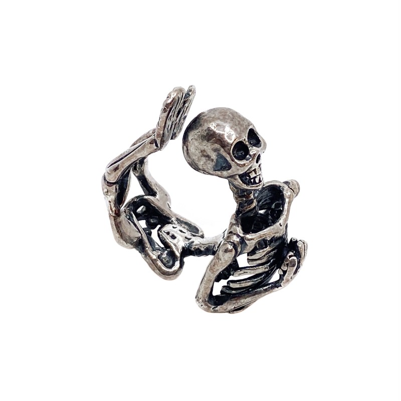 Bague squelette memento mori  en métal argenté