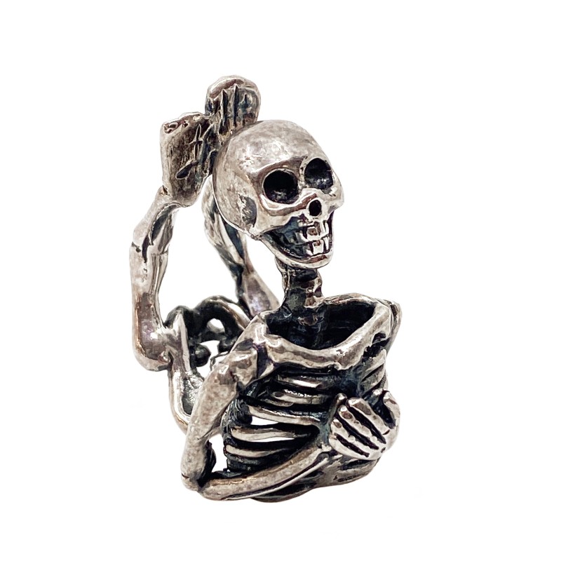 Bague squelette memento mori  en métal argenté