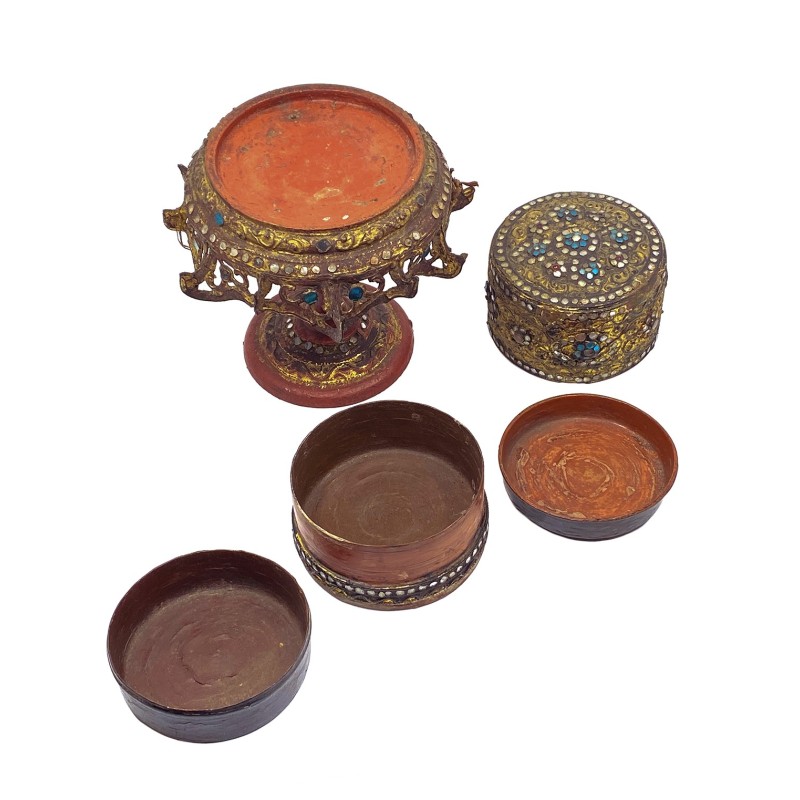 Offertoire birman ancien bois, métal, verroterie et laque