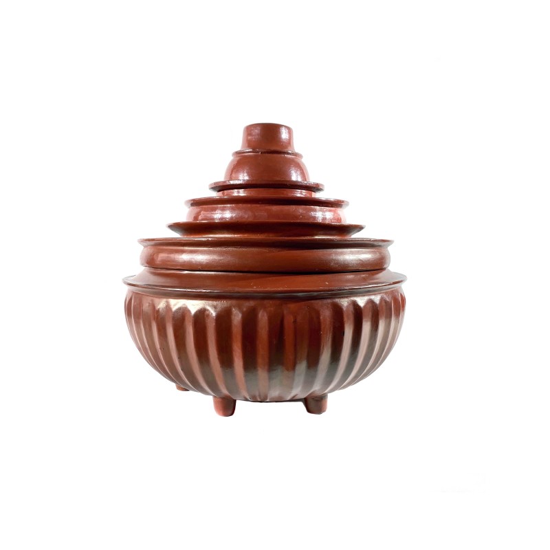 Boîte à offrandes birmane ancienne en laque