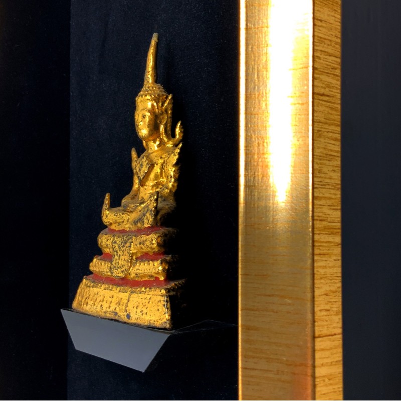 Cadre boîte américaine et son bouddha Ratanakosin Thaïlandais en bronze ancien