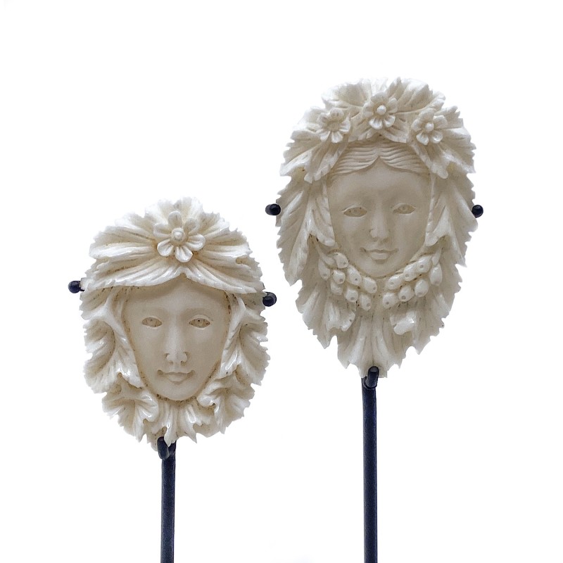 Duo de camés visages féminins aux fleurs