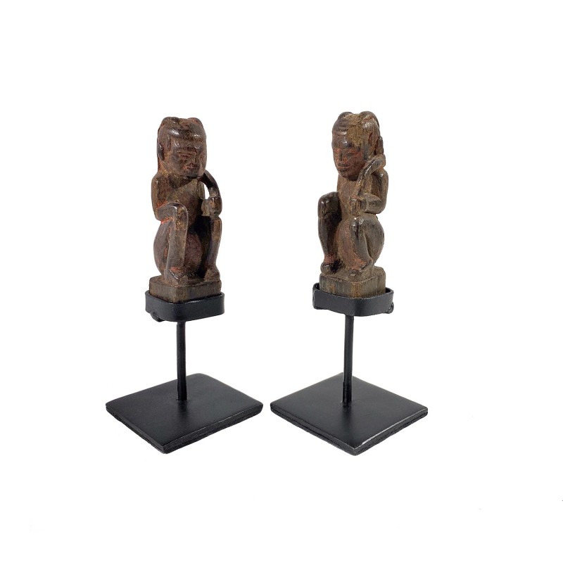 Duos de talismans protecteurs birmans anciens en bois sculpté